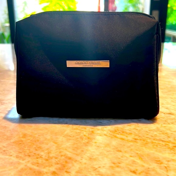 Giorgio Armani cosmetic bag. - Picture 2 of 5
